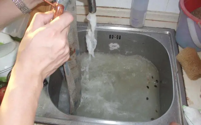 自來(lái)水管疏通